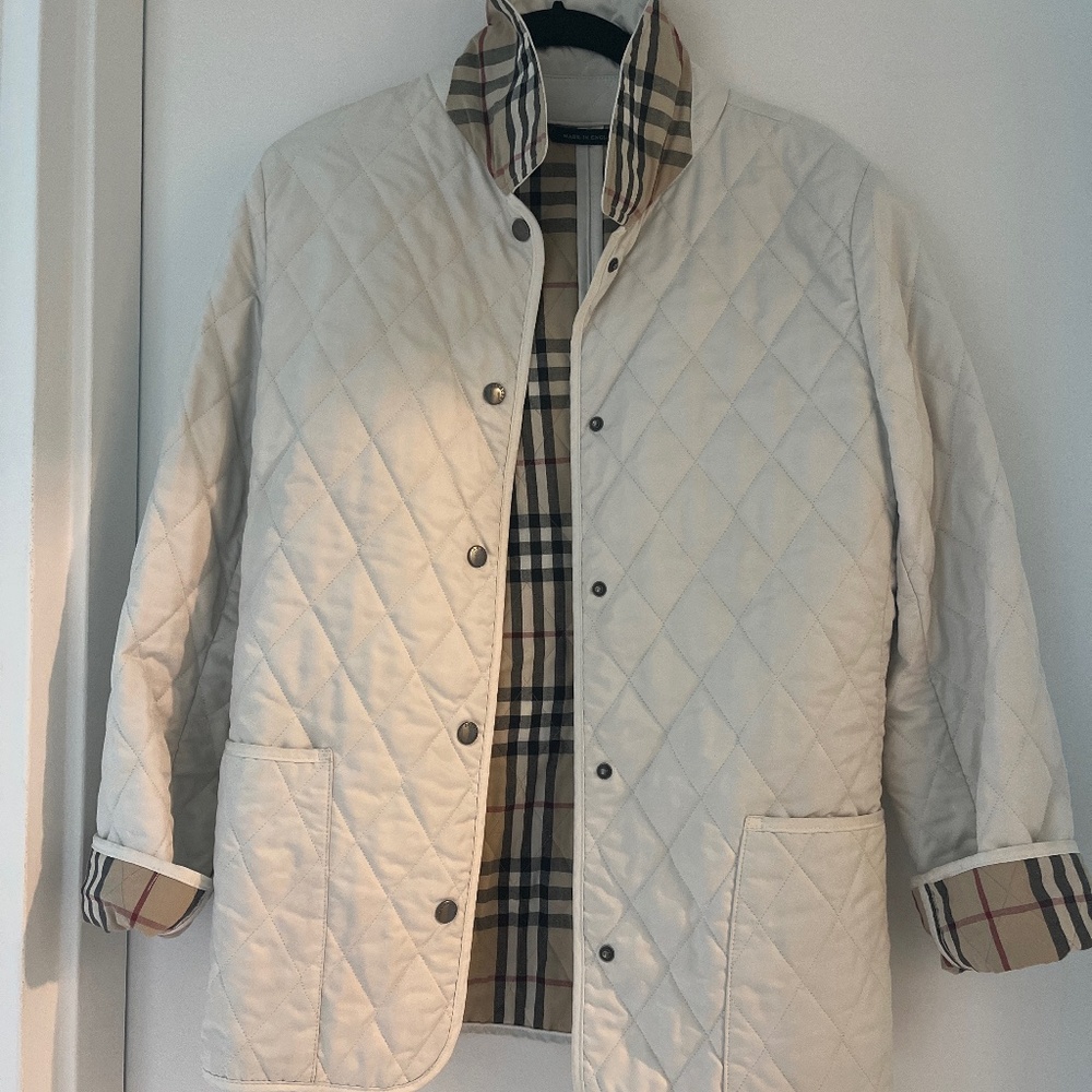 Authentic Burberry White Quilted Jacket - XS/S